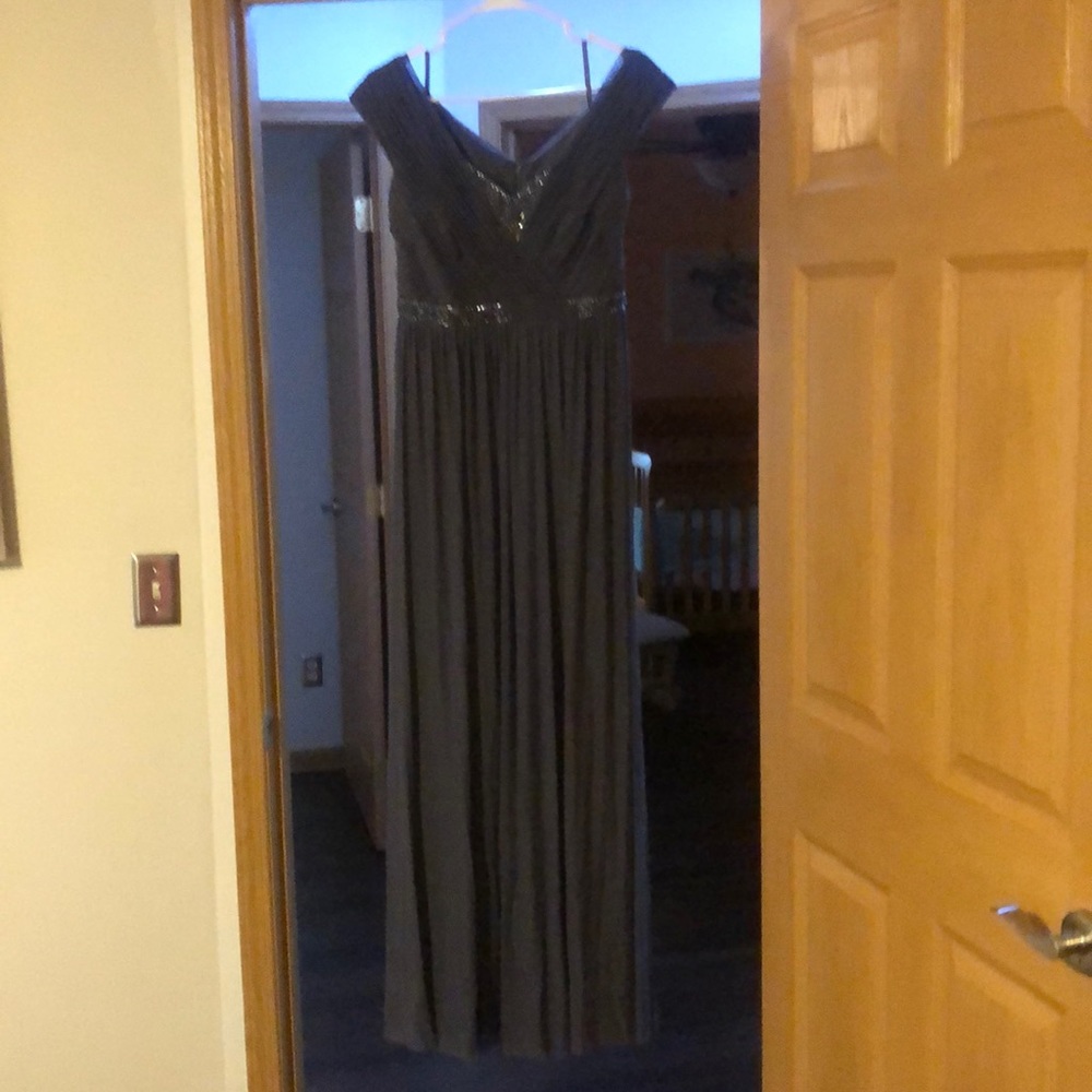 Mother of bride or maternity friendly-bridesmaid